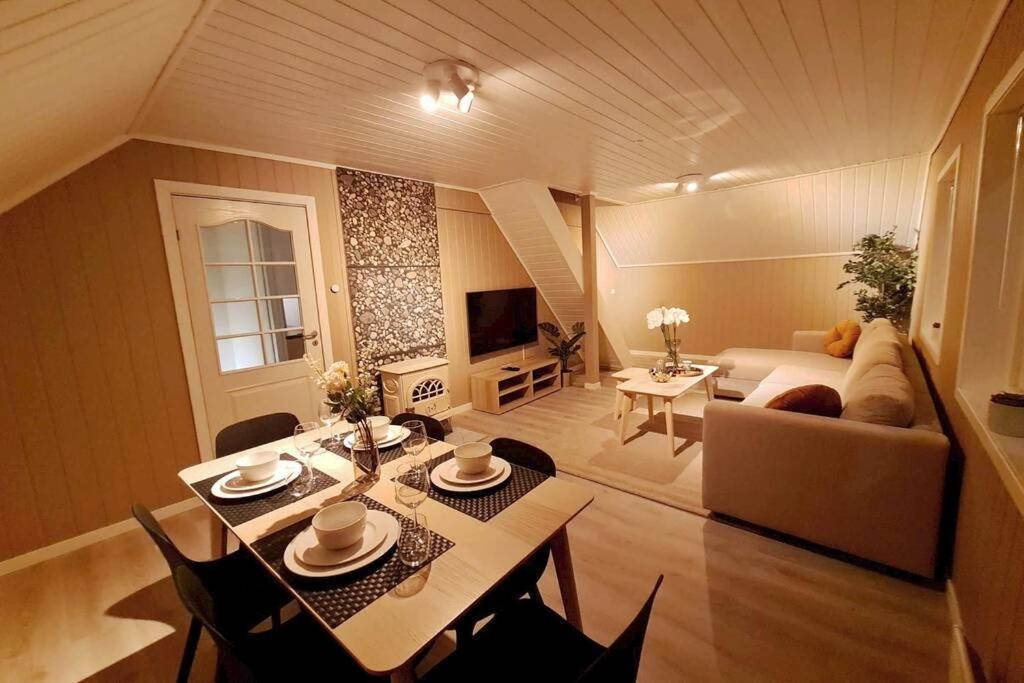 Beautiful 3-Bedroom Apartment Near City Center Stavanger Esterno foto